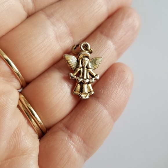 Angel with hearts pendant charm gold tone  silver tone - Picture 3 of 9